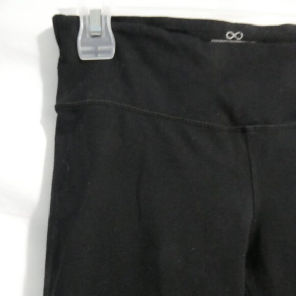 INFINITE Legging Crop | small | Black Leggings - Picture 3 of 16
